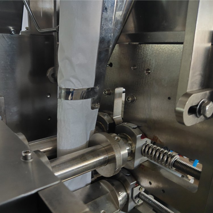 آلة تعبئة أكياس الشاي من الجيل الجديد مع مغلف خارجي رولان ⚙