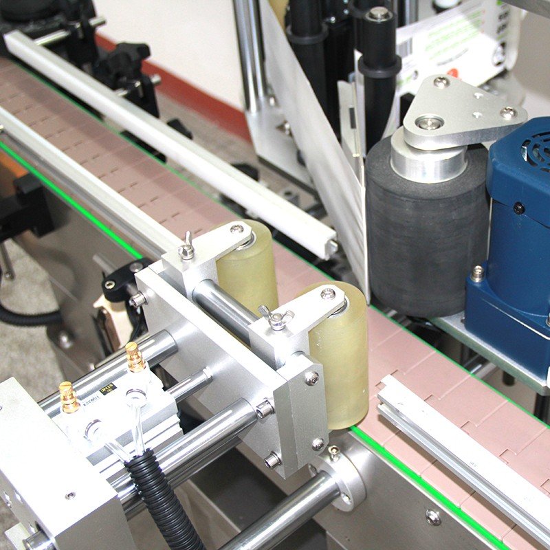 Automatic vertical round bottle positioning labeling machine Rolan ⚙