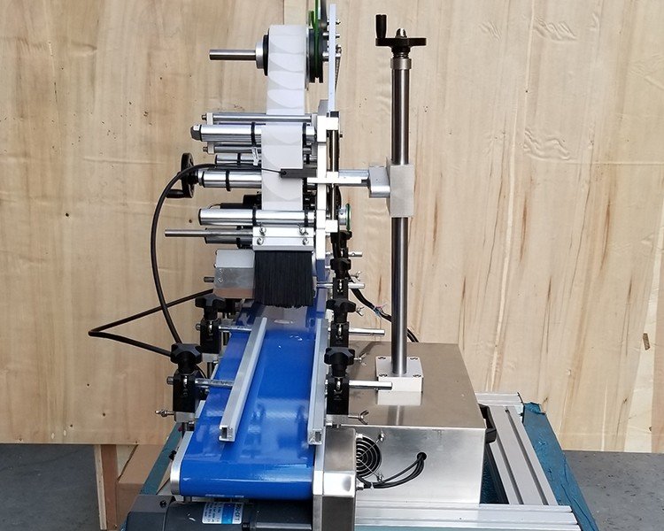 desktop flat labeling machine Rolan ⚙