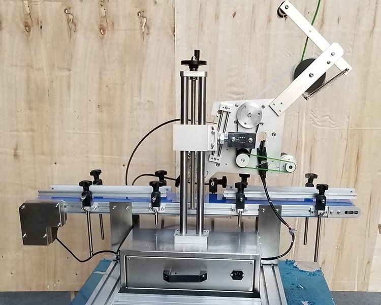 desktop flat labeling machine Rolan ⚙