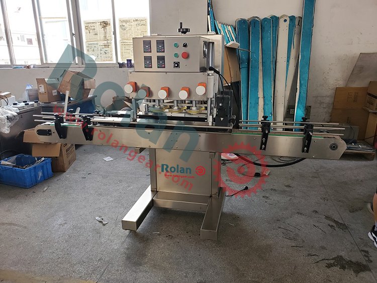 Linear 6-wheel capping machine Rolan ⚙