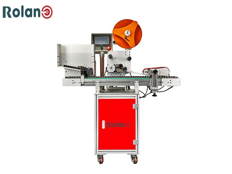 Standard full-automatic horizontal round bottle labeling machine Rolan ⚙