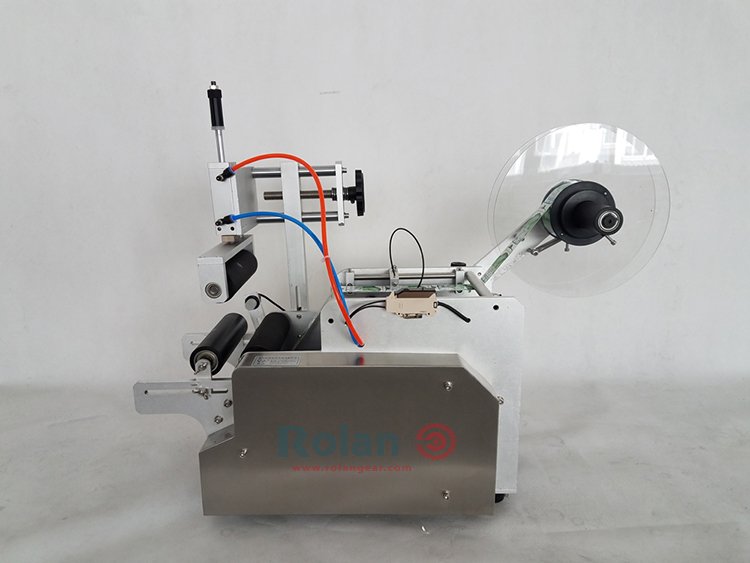 Semi Automatic Labeling Machine for Flat Square Bottles Rolan ⚙
