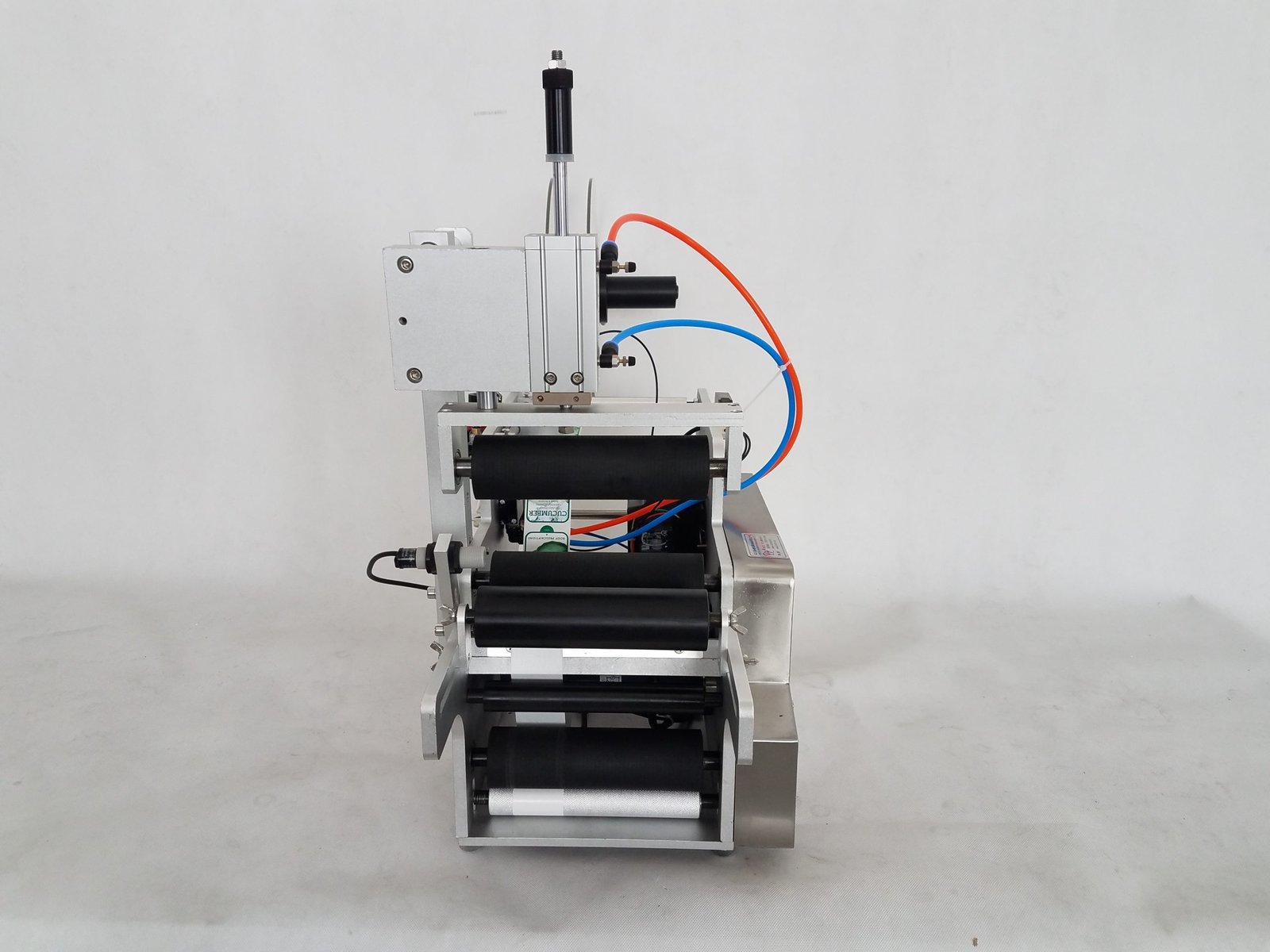 Semi Automatic Labeling Machine for Flat Square Bottles Rolan ⚙