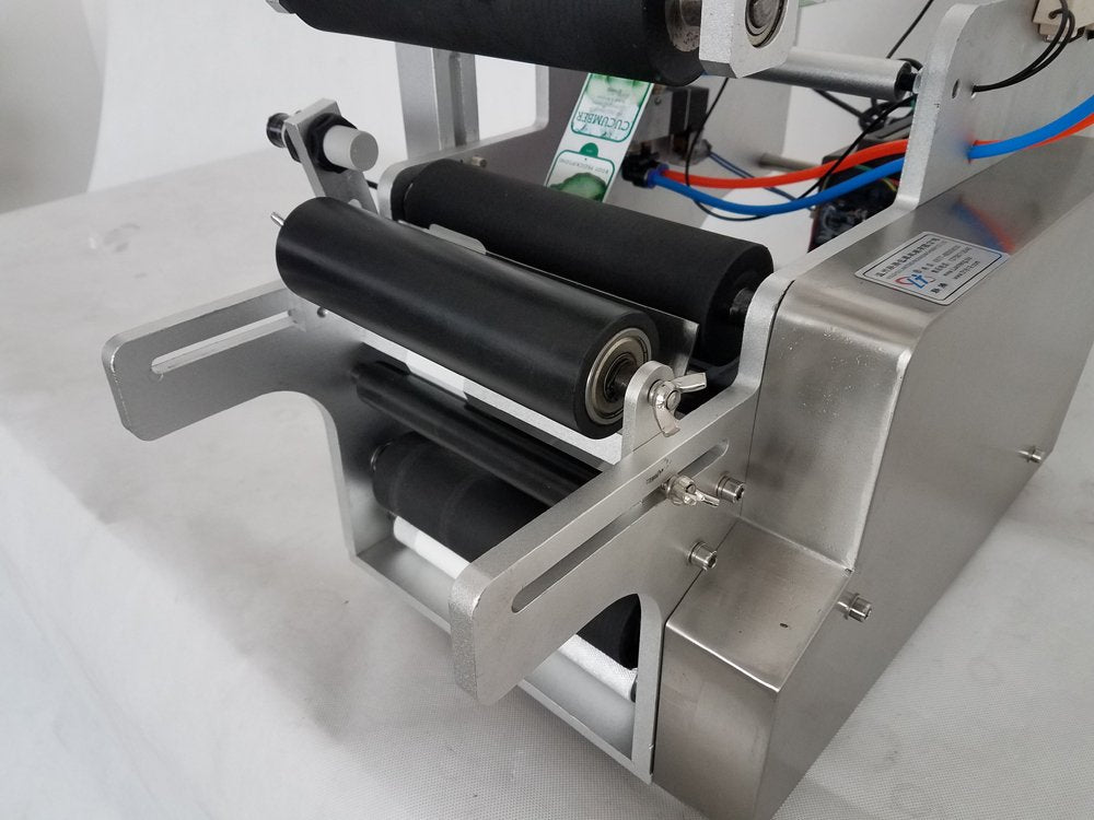 Semi Automatic Labeling Machine for Flat Square Bottles Rolan ⚙