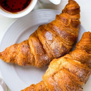 Automatic croissant production line delivering consistent bakery output