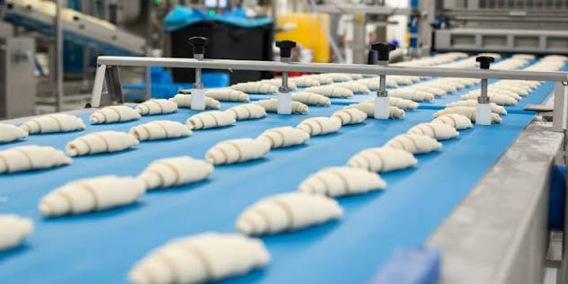 Complete croissant manufacturing process flow — from mixing to packaging